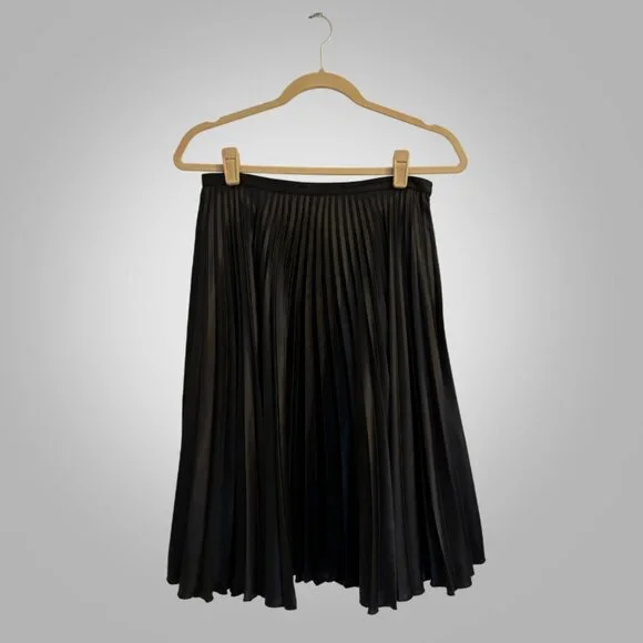 Karen Millen black pleated skirt - Picture 2 of 4